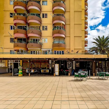 Nice Studio With Terrace And View, Beach First Line *
