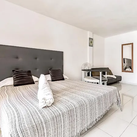 Nice Studio With Terrace And View, Beach First Line Appartamento *