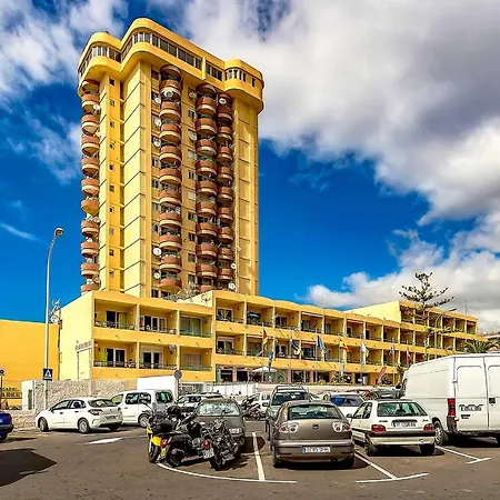 Nice Studio With Terrace And View, Beach First Line شقة *