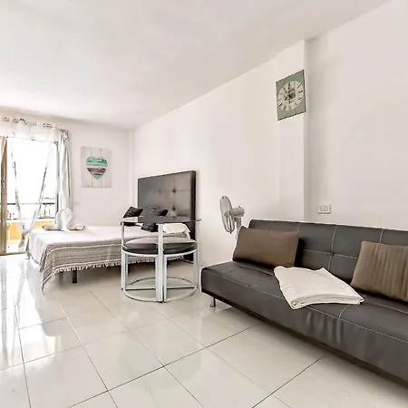 شقة Nice Studio With Terrace And View, Beach First Line