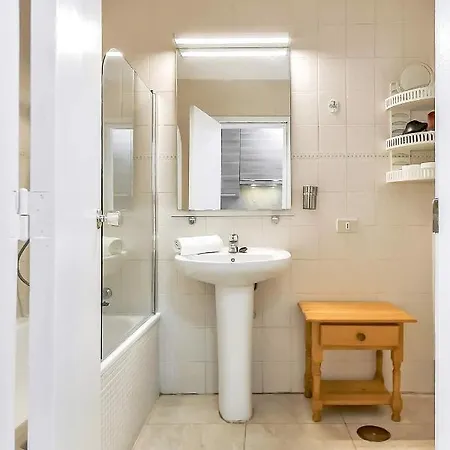 Nice Studio With Terrace And View, Beach First Line